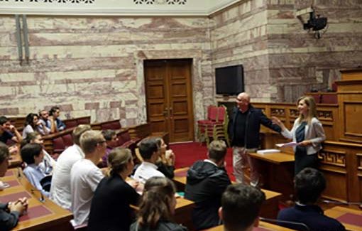 Επίσκεψη 50 φοιτητών από 35 ευρωπαϊκά πανεπιστήμια στη Βουλή