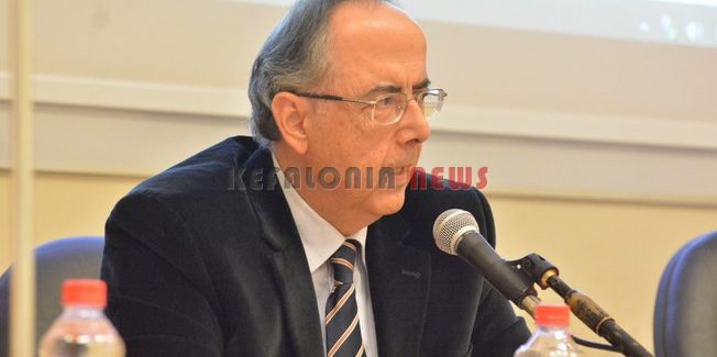 Πρέπει να τιμάμε τους ανθρώπους που προσφέρουν
