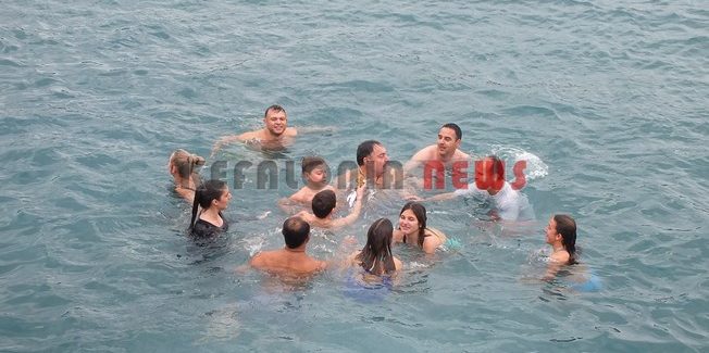 Αγιασμός των Υδάτων στο λιμάνι της Αγίας Πελαγίας.