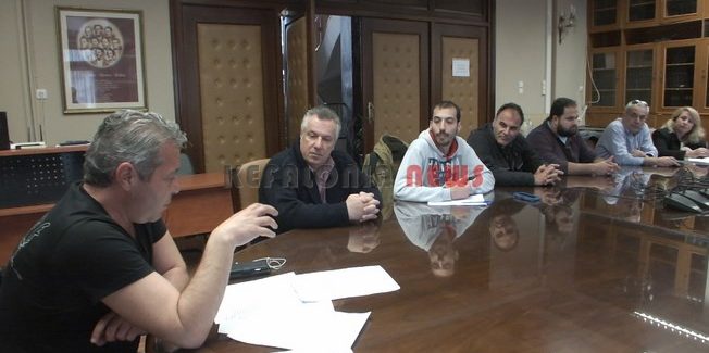 Συζήτηση για το ωράριο της  τουριστικής περιόδου.