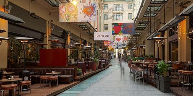 Η έκθεση «Hearts Up!» με έργα των Παιδικών Χωριών SOS στο City Link.