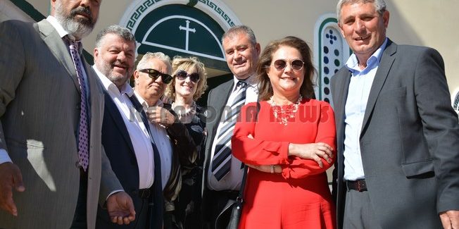 Ένα υπέροχο ζευγάρι ανέβηκε το Σαββατο τα σκαλιά της Εκκλησίας