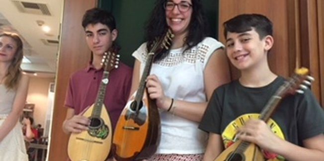 Με μια υπέροχη μουσικοχορευτική βραδιά έκλεισε η φετινή χρονιά για τα τμήματα της Αδελφότητας