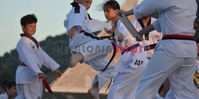 ΑΣ Ιόνιος Σάμης απολαυστικές στιγμές με επιδείξεις tae kwon do.