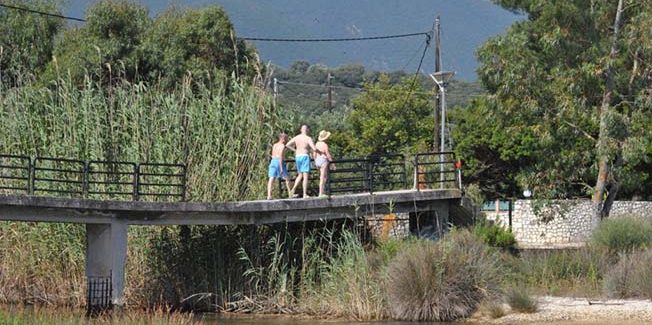 Σάμη: Εντυπωσιασμένοι οι τουρίστες  από τη γέφυρα «Ισχυρή Κεφαλονιά».