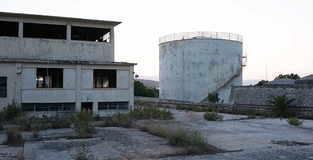 Η μυστική τοποθεσία της μεταμεσονύκτιας προβολής του θρίλερ It Follows (Σε ακουλουθεί) αποκαλύπτεται!