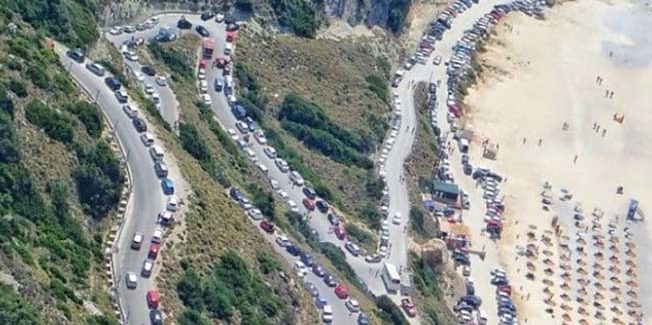 Απαγόρευση όλων των οχημάτων στην αγροτική οδό που οδηγεί στην παραλία του Μύρτου