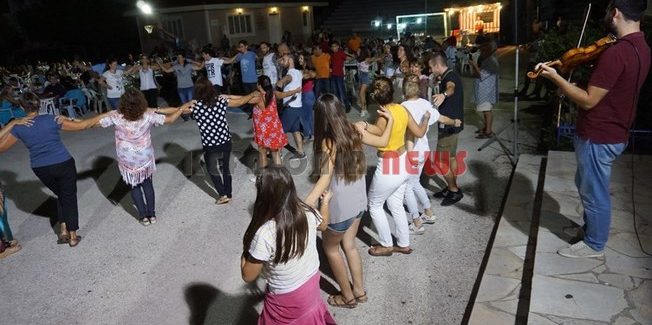 Παραδοσιακό Κεφαλονίτικο γλέντι  στα  Μακρυώτικα