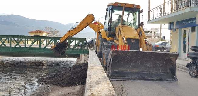 Οι εργασίες καθαριότητας  συνεχίζονται στο Ληξούρι