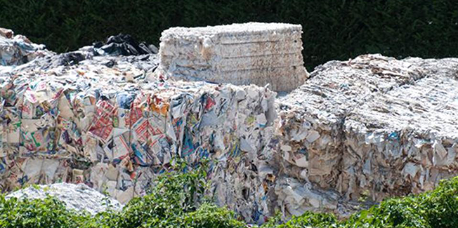 Μπράβοι, τσιλιαδόροι και εκατομμύρια  ευρώ στο κύκλωμα της ανακύκλωσης