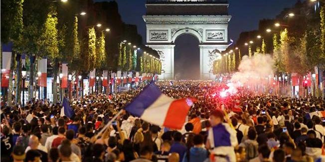 “Εμπρός γκρεμός και πίσω ρέμα” είναι το αποτέλεσμα των Γαλλικών Βουλευτικών Εκλογών!