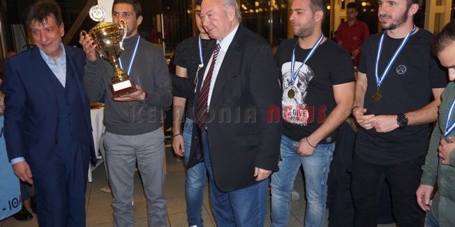 Με βραβεύσεις ξεκίνησε η γιορτή, με  υποσχέσεις έκλεισε.