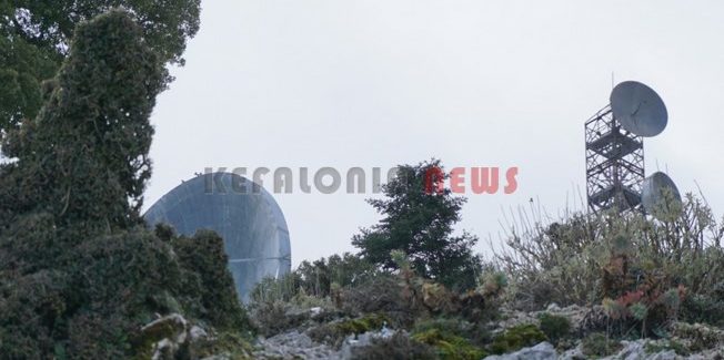 Ο Αίνος στα λευκά