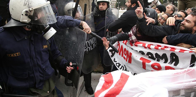 Ούτε βήμα πίσω!  Συνεχίζουμε τον αγώνα για τη μονιμοποίηση όλων των αναπληρωτών!