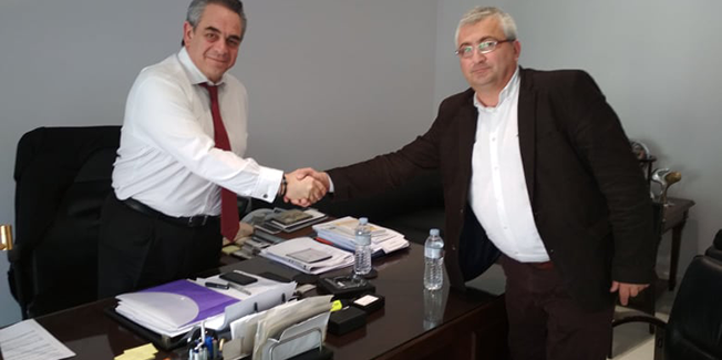 Στον Πρόεδρο της Κεντρικής Ένωσης  Επιμελητηρίων Ελλάδας, Κωνσταντίνο Μίχαλο