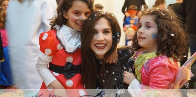 Αποκριάτικος χορός στο Ορφανοτροφείο Κεφαλονιάς.