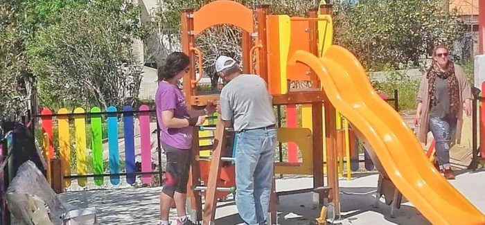 Νέες παιδικές χαρές στον Αθέρα…