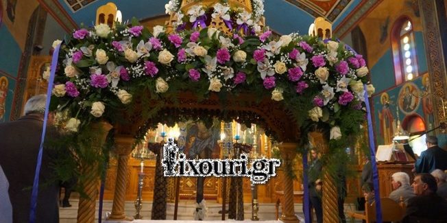 Πλήθος πιστών γέμισε ασφυκτικά τον Παντοκράτορα