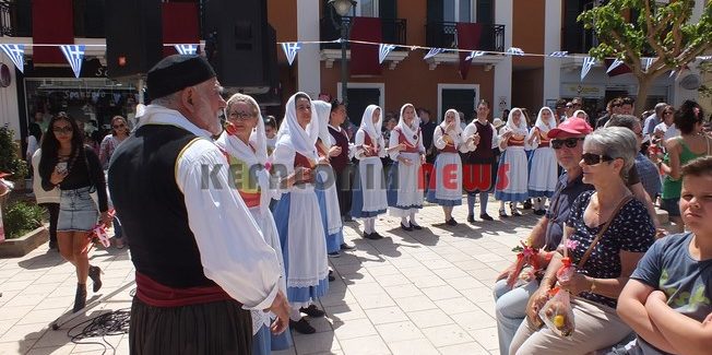 Για τη καθιερωμένη το Μεγάλο Σαββάτο γιορταστική παραδοσιακή εκδήλωση το σπάσιμο των πήλινων