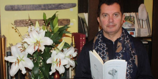 Ο Κώστας Ευαγγελάτος μεταξύ των 350 διανοουμένων που υπογράφουν το κείμενο στήριξης του ΚΚΕ