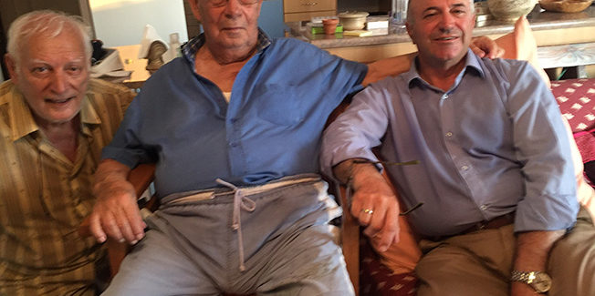 Είναι καλά στην υγεία του ο Διον. Λευκαδίτης και μας στέλνει τις  ευχαριστίες του.
