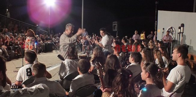 Η  Γυναικεία Χορωδία  και η Παιδική Μαντολινάτα στο Άλσος Κουτάβου