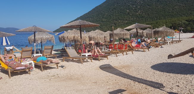 Το καλοκαιράκι  καλά κρατεί…..
