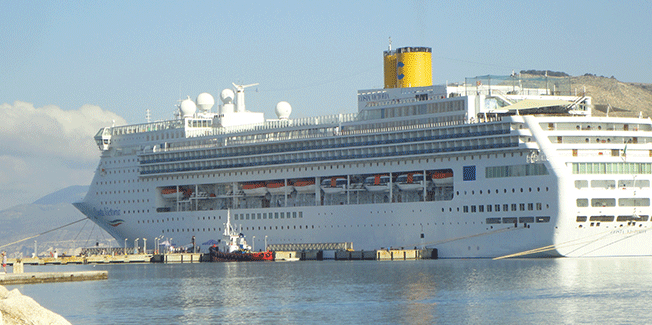 Το COSTA VICTORIA στο Αργοστόλι