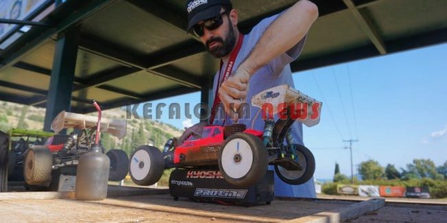 Δοκιμαστικά 1/8 nitro buggy πραγματοποιήθηκαν στην πίστα RC Pylaros
