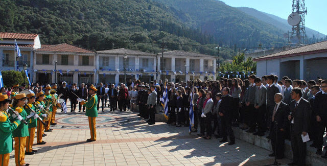 ΣΑΜΗ 2019: ΔΟΞΟΛΟΓΙΑ ΚΑΤΑΘΕΣΗ ΣΤΕΦΑΝΩΝ ΚΑΙ ΠΑΡΕΛΑΣΗ ΓΙΑ ΤΗΝ 28η ΟΚΤΩΒΡΙΟΥ 1940.