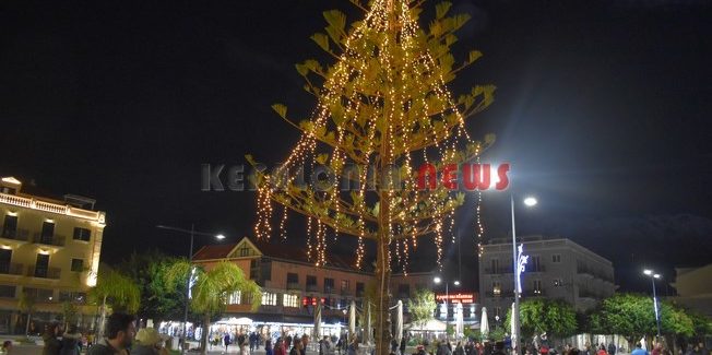 Ματαιώθηκαν οι εκδηλώσεις στην Πλατεία λόγω καιρού.
