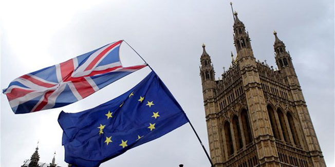 Επίσημα στην “πορτοκαλί” λίστα της Βρετανίας η Ελλάδα!