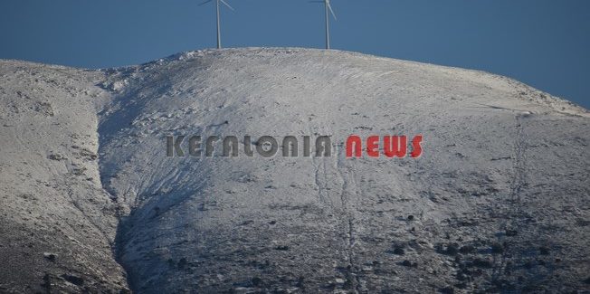 Χιόνια στο βουνό πάνω από τα Διλινάτα.