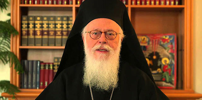 Αναστάσιος: Εκτελέστε τα θρησκευτικά σας καθήκοντα από το σπίτι