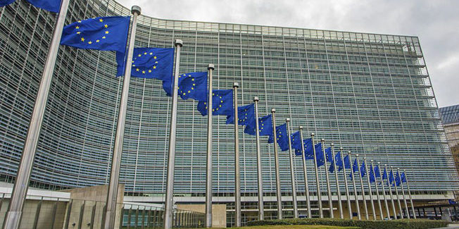 Η Ευρωπαϊκή Ένωση ξεκινά ενταξιακές διαπραγματεύσεις με Τίρανα και Σκόπια