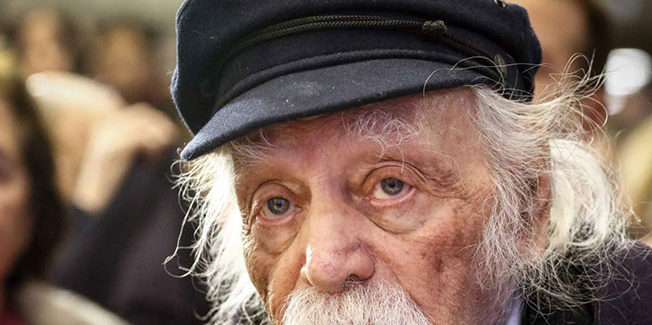 Πέθανε ο Μανώλης Γλέζος
