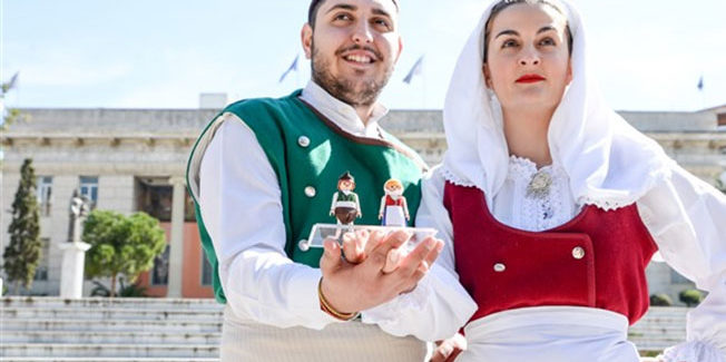 Η παραδοσιακή γιορτινή φορεσιά της Κεφαλονιάς στη σύγχρονη εποχή με Playmogreek