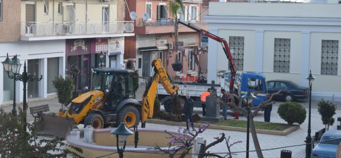 Το φύτεμα δυο δέντρων είναι είδηση χωρίς αμφιβολία…