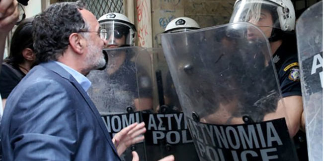 Πλειστηριασμοί: Νέα δίκη Λαφαζάνη. Καλείται μέσα στην κρίση(!),  Μ.Πέμπτη(!) σε ανάκριση!
