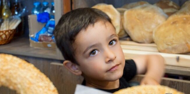 Παραδοσιακό, χωριάτικο, ξυλοφουρνιστό ψωμί…