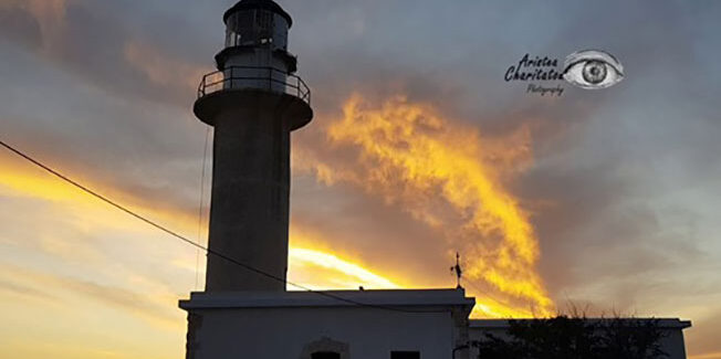 Ένα ηλιοβασίλεμα γεμάτο Ελλάδα.