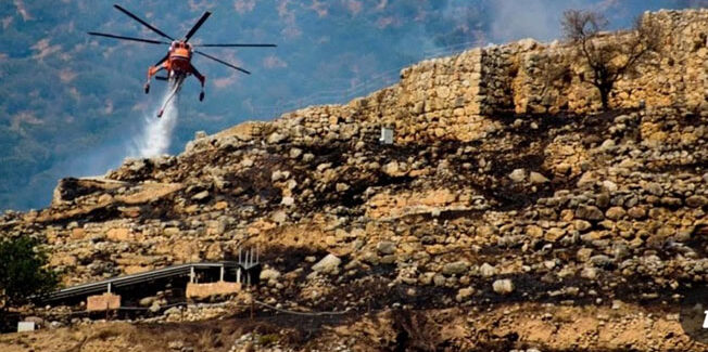 Μυκήνες: Τα εξωνημένα μίντια υποβάθμισαν την είδηση της φωτιάς