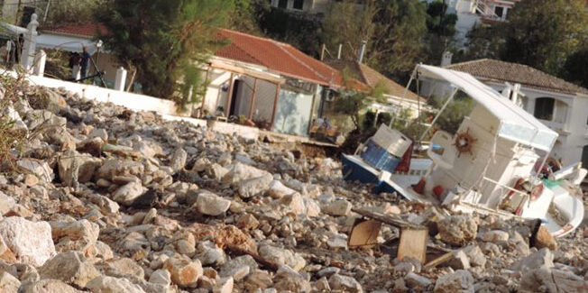 Ποιος εξειδικευμένος φορέας επιμελείται και επιβλέπει την αποκατάσταση της Ασσου; Και απο που θα χρηματοδοτηθεί το χωριό;