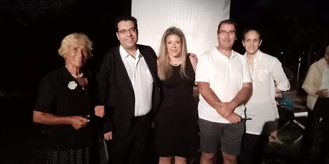 Η διαφορά της Επτανησιακης και Αθηναϊκής καντάδας!!!