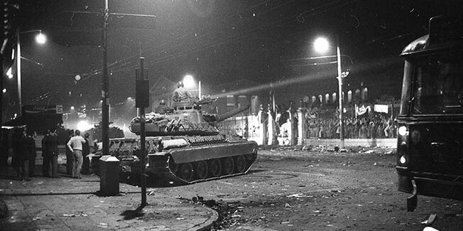 ΕΔΩ ΠΟΛΥΤΕΧΝΕΙΟ ΕΔΩ ΠΟΛΥΤΕΧΝΕΙΟ…… ΕΔΩ ΜΙΧΑΛΗΣ ΧΡΥΣΟΧΟΪΔΗΣ