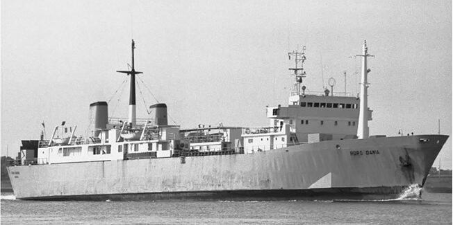 Όταν ένα πλοίο έγινε ..αξιοθέατο(!) προσαράζοντας στην Άκρα Μούντα, στην Σκάλα Κεφαλονιάς  M/V “RoRo Dania” (+1986)