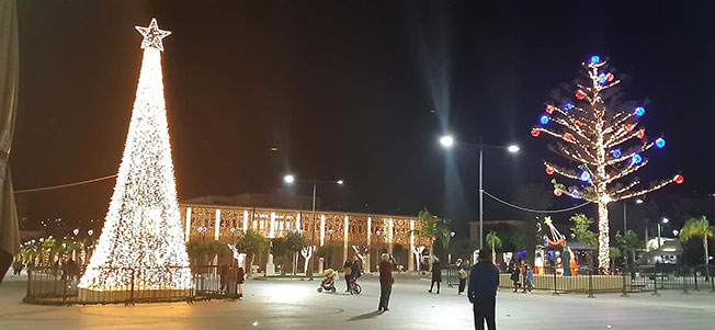 Άναψε το Χριστουγεννιάτικο Δέντρο στην Πλατεία Αργοστολίου