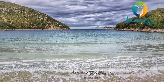 Το γραφικό χωριουδάκι του Αθέρα και το Πόρτο Αθέρα