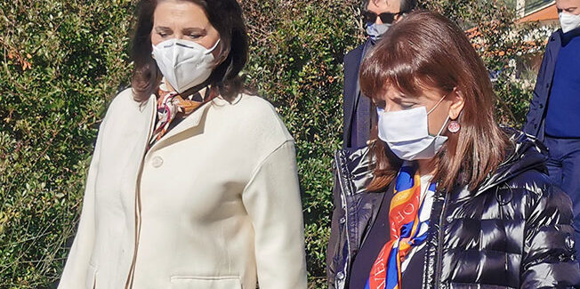 Ρόδη Κράτσα σε Κατερίνα Σακελλαροπούλου: «Σας περιμένουμε και  στα άλλα μικρά νησιά του Ιονίου»