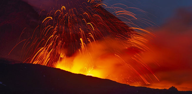 Πετρούνιας για Αίτνα: Πιθανή κατολίσθηση που θα προκαλούσε  τσουνάμι σε Ιόνιο και Μεσόγειο